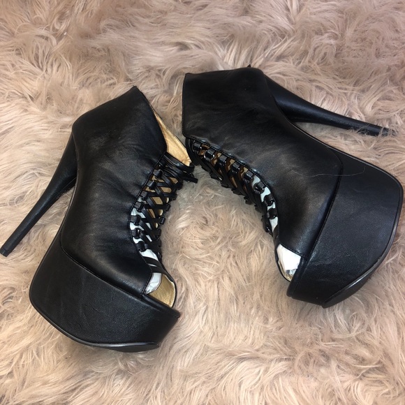 Heels - Picture 3 of 4